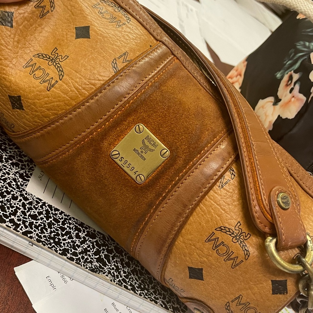 Reposhing. Authentic Chestnut mcm